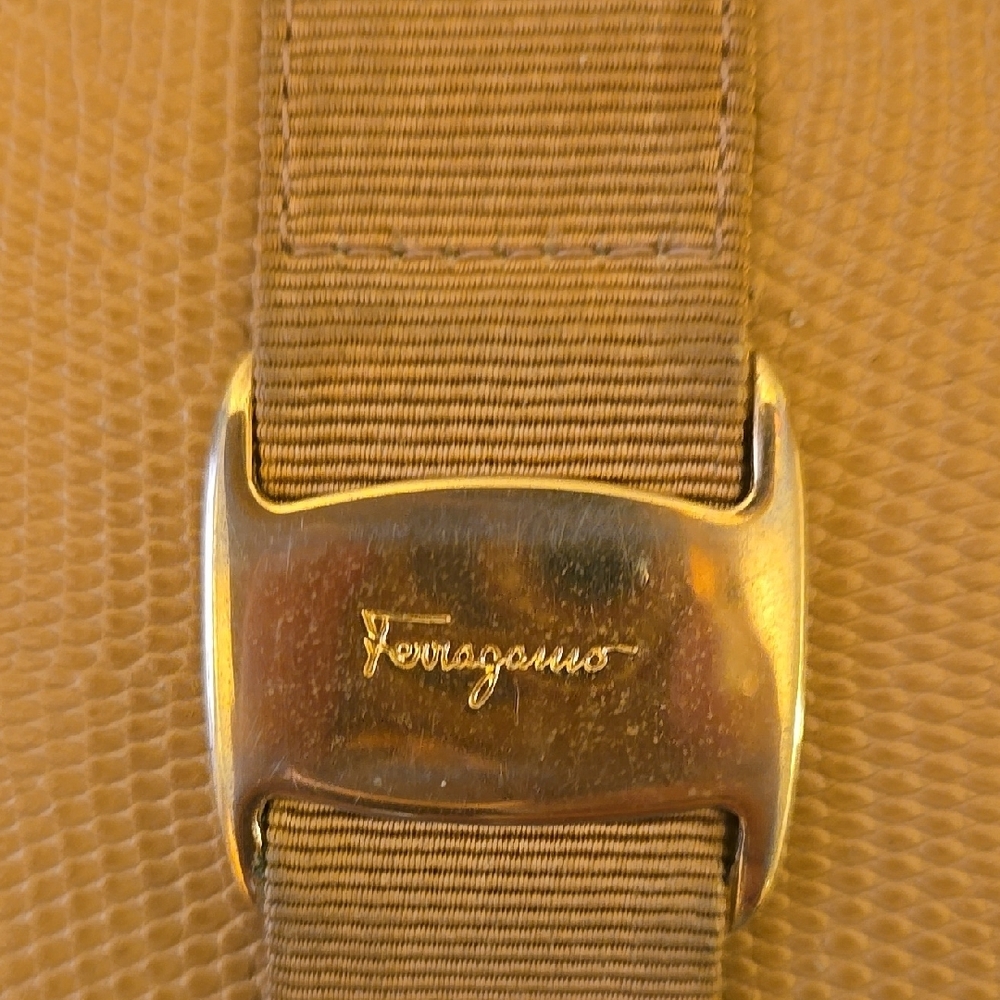 Salvatore Ferragamo/Vintage/Tan Bifold Wallet - Picture 2 of 10